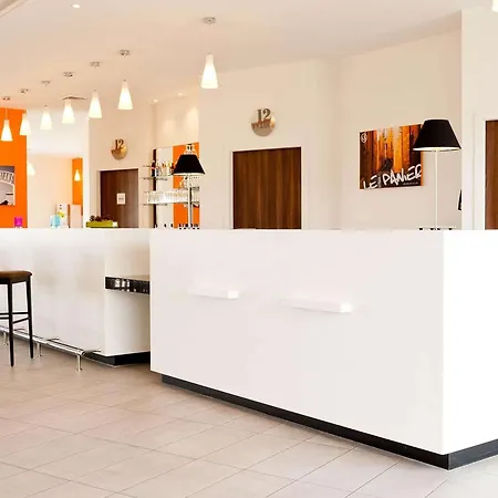 Hotel Express - Marseille Airport, An Ihg 3*