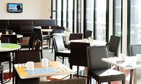 Express - Marseille Airport, An Ihg 3* Vitrolles (Bouches-du-Rhone)
