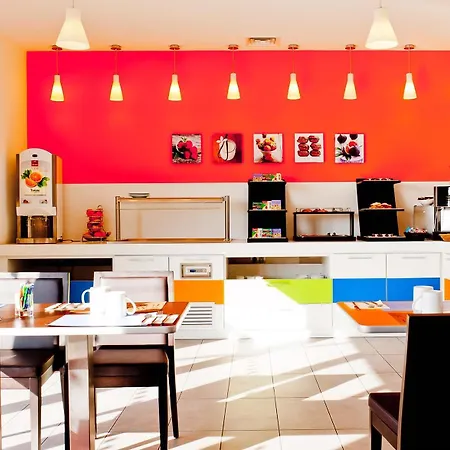 Hotel Express - Marseille Airport, An Ihg Vitrolles (Bouches-du-Rhone)